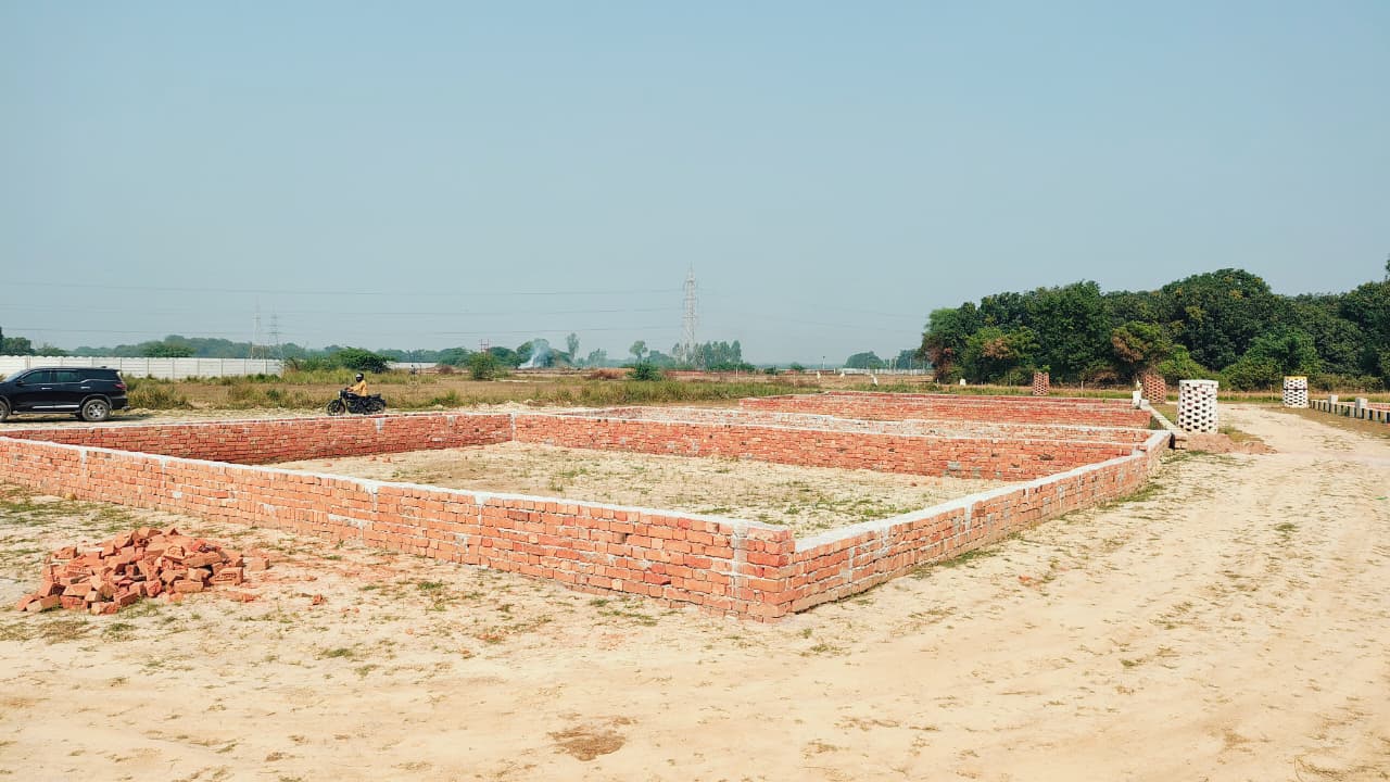 Brick plot boundary marking, wide angle